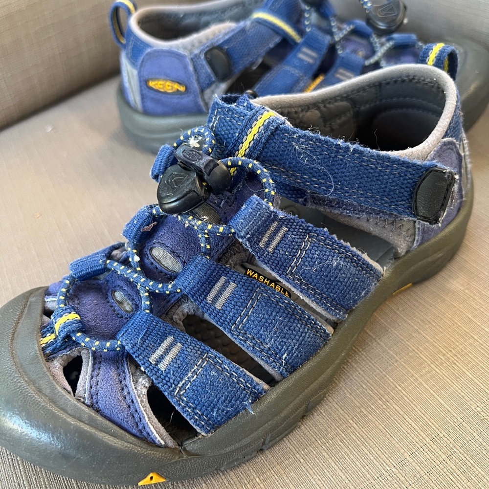 KEEN Kids Navy and Gray Sandals